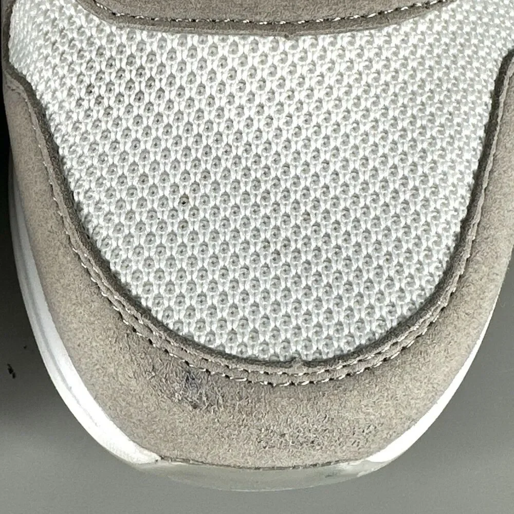 Zeba Shoes Women's Size  9.5 White Sand Hands Free Lace Up Sneakers - Picture 6 of 16